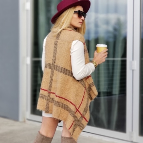 Plaid Print Fuzzy Knit Vest - Picture 2 of 5